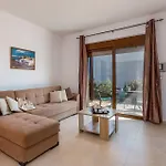 By فيلة